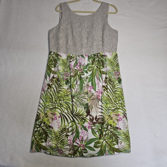 J. Jill Striped Top - Brown and White tropical bottom  size M petite - Picture 1 of 12